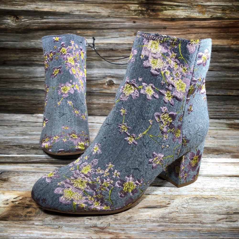 Zigi Soho Nydia Floral Gray Ankle Boots